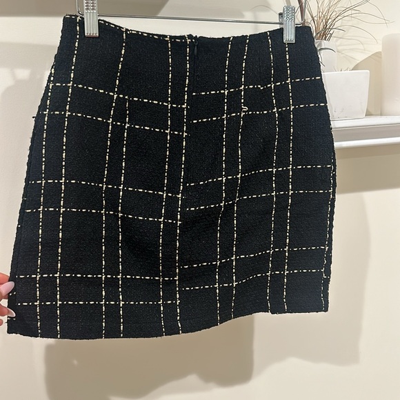 TWEED GOLD AND BLACK MINI PLAD PRINT BUSINESS SKIRT - Picture 2 of 3